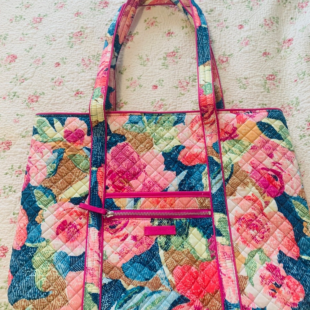 Vera Bradley Vera Tote in Superbloom